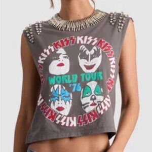 Alice + Olivia Kiss World Tour Gray Graphic Muscle Tee